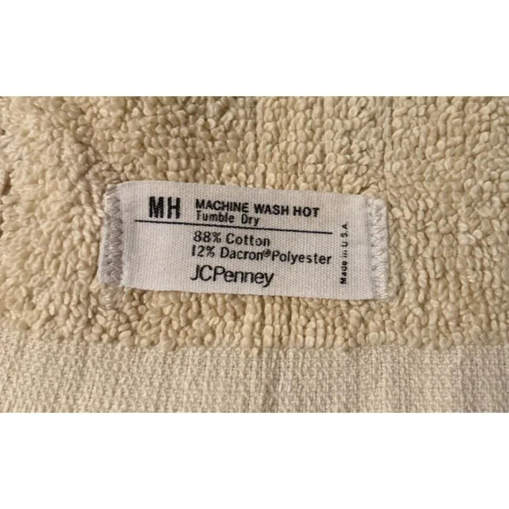 Vintage JC Penney Cream Bath Towel Faux Cross Stitch Flower Basket 24.5